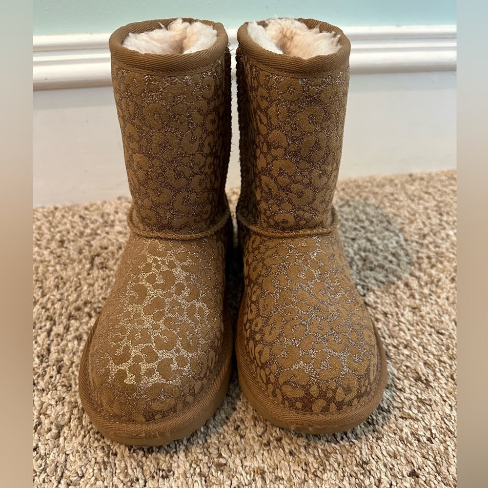 UGGs Sparkle Cheetah print girls size 2